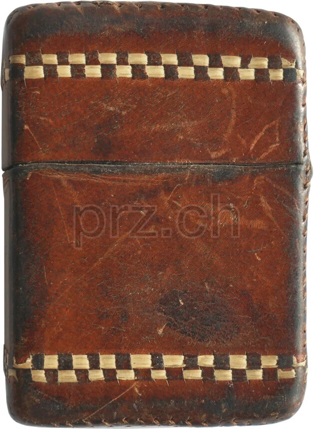 Leather – Monogram H, Modell four barrel hinge, flat bottom, Jahr 1942 - 43, Ansicht 2