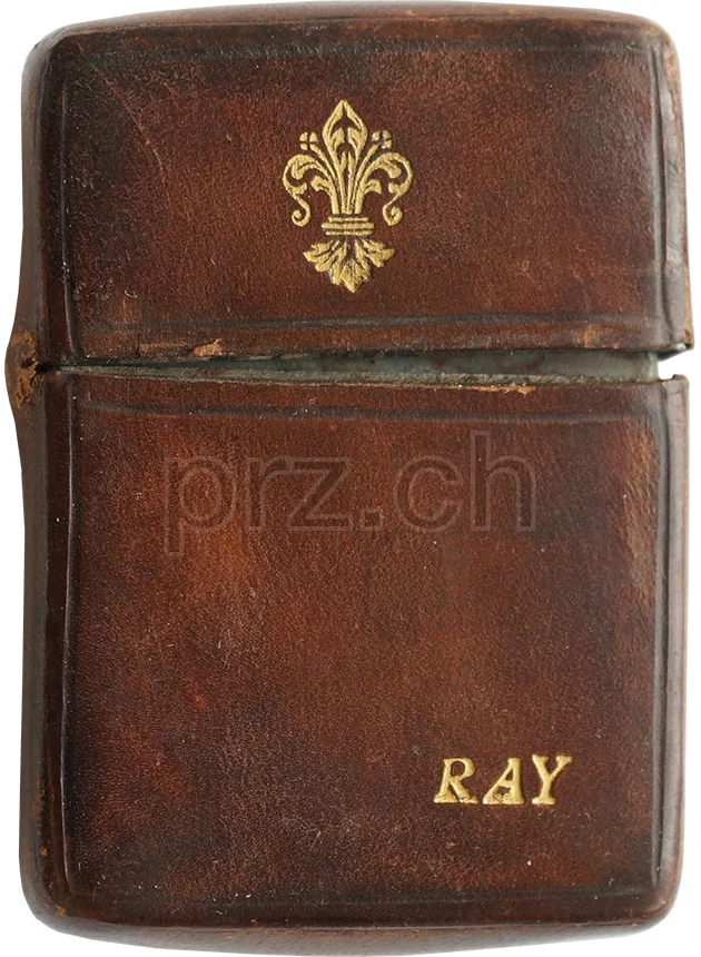 Leather – Fleur de Lis, Modell four barrel hinge, flat bottom, Jahr 1942 - 43, Ansicht 1