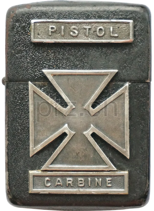 Marksmanship Badge – Ernie Pyle, Modell four barrel hinge, flat bottom, Jahr 1942 - 43, Ansicht 1