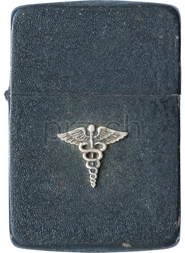 Black Crackle – U.S. Army Medical Corps, Modell four barrel hinge, flat bottom, Jahr 1942 - 43, Vorderseite